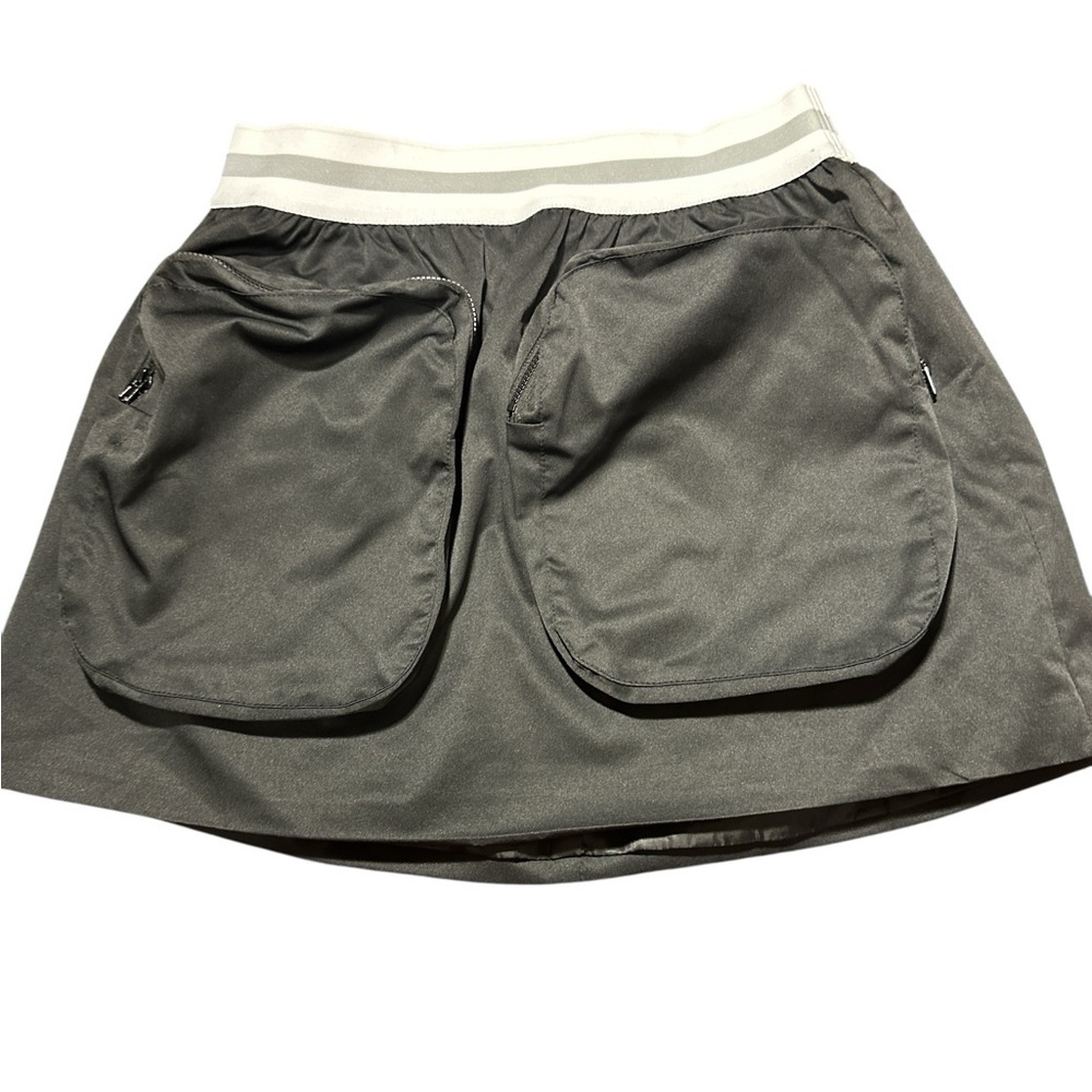 AKIRA Black Cargo Shorts Relaxed Fit - Picture 6 of 10